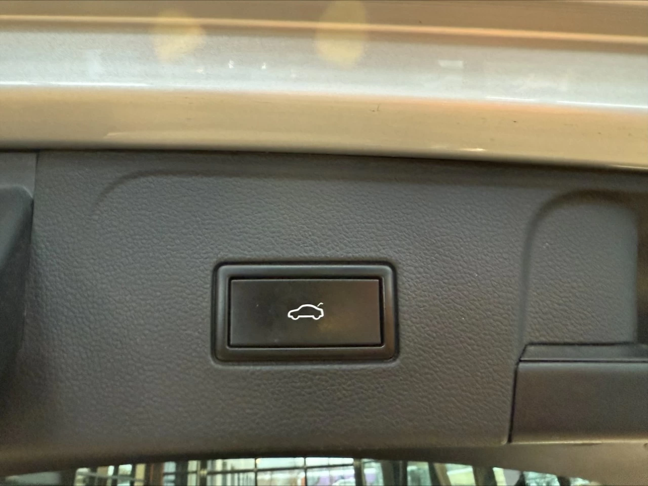 2018 Volkswagen Atlas Highline https://www.acuramontrealcentre.com/resize/b990ff35b810a3abc0cc817b2ca24889-1