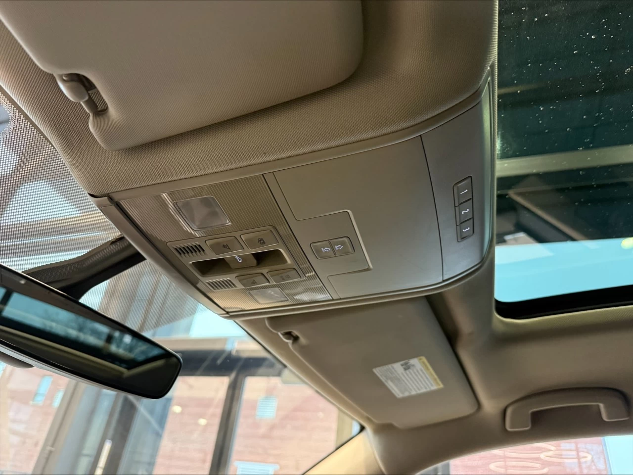 2018 Volkswagen Atlas Highline https://www.acuramontrealcentre.com/resize/b990ff35b810a3abc0cc817b2ca24889-1