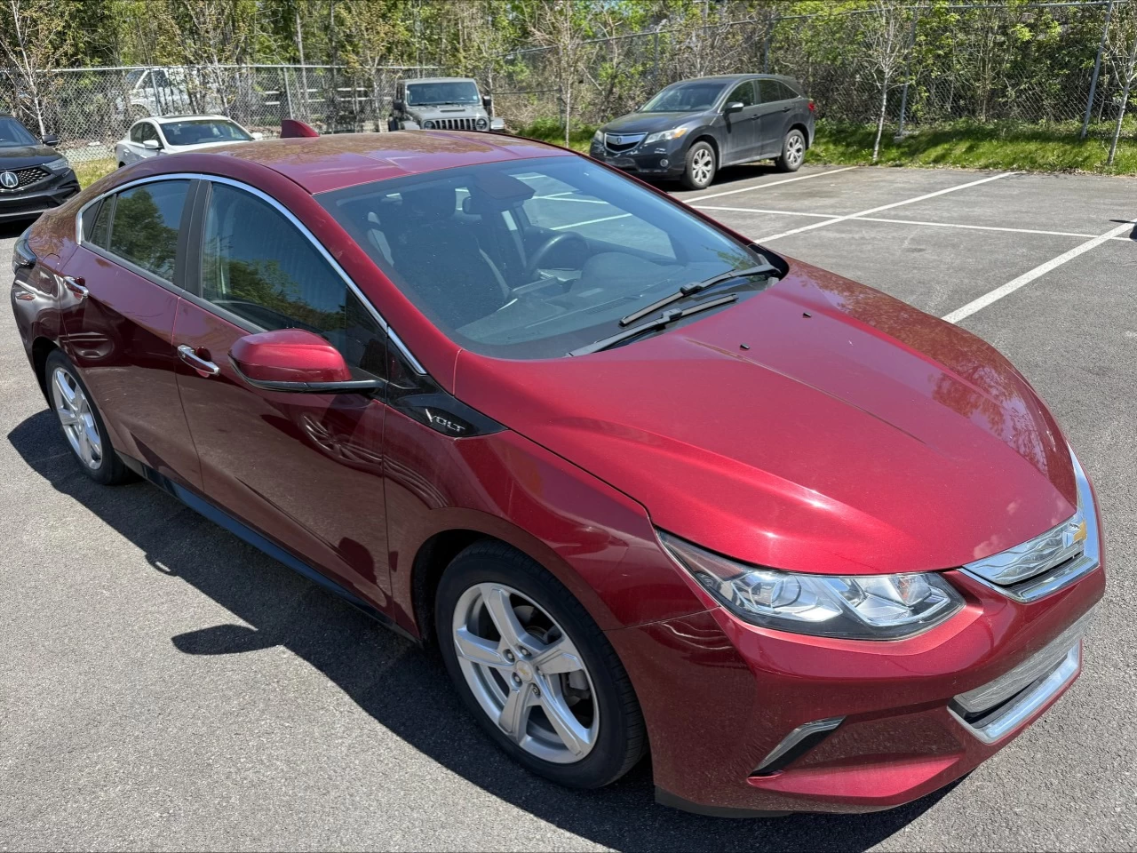 2017 Chevrolet Volt LT https://www.acuramontrealcentre.com/resize/b990ff35b810a3abc0cc817b2ca24889-1
