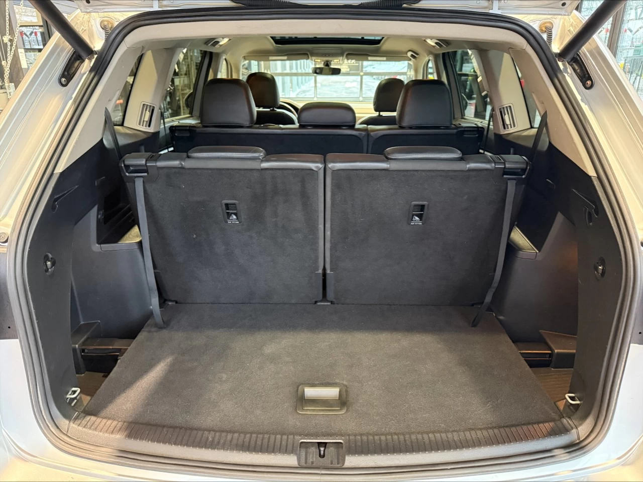 2018 Volkswagen Atlas Highline https://www.acuramontrealcentre.com/resize/b990ff35b810a3abc0cc817b2ca24889-1