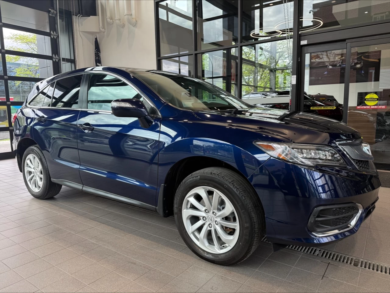 2018 Acura RDX Tech https://www.acuramontrealcentre.com/resize/b990ff35b810a3abc0cc817b2ca24889-1