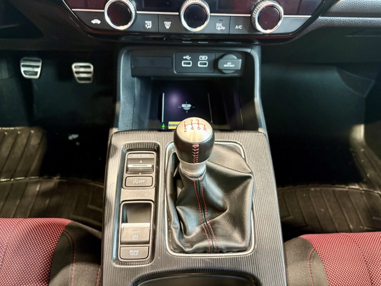 2022 Honda Civic Si berline Manual https://www.acuramontrealcentre.com/resize/b990ff35b810a3abc0cc817b2ca24889-1