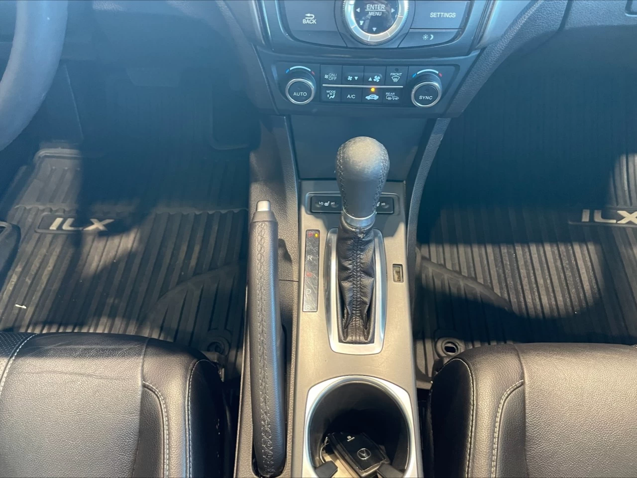 2020 Acura ILX Premium https://www.acuramontrealcentre.com/resize/b990ff35b810a3abc0cc817b2ca24889-1
