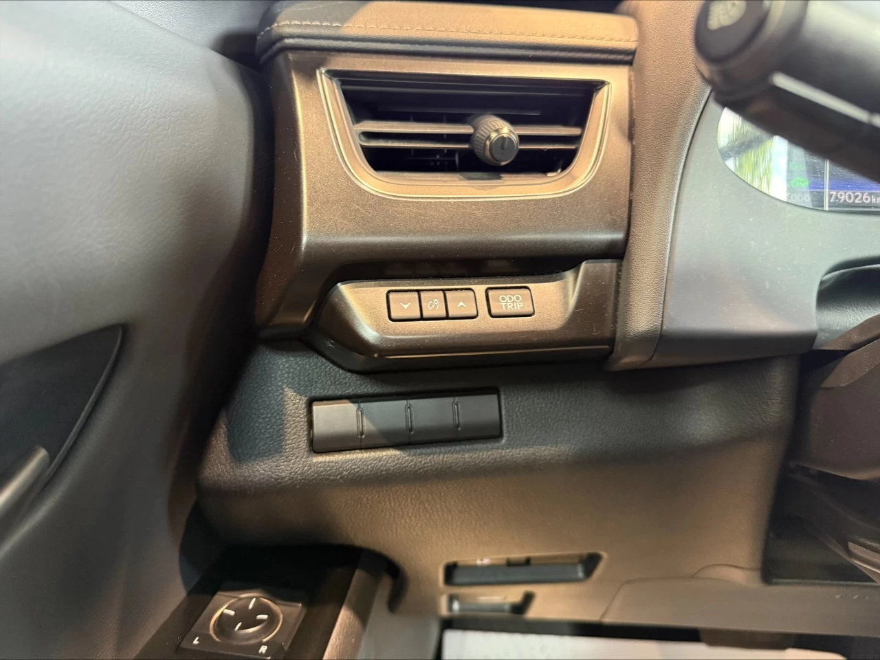 2021 Lexus UX250h UX 250h https://www.acuramontrealcentre.com/resize/b990ff35b810a3abc0cc817b2ca24889-1