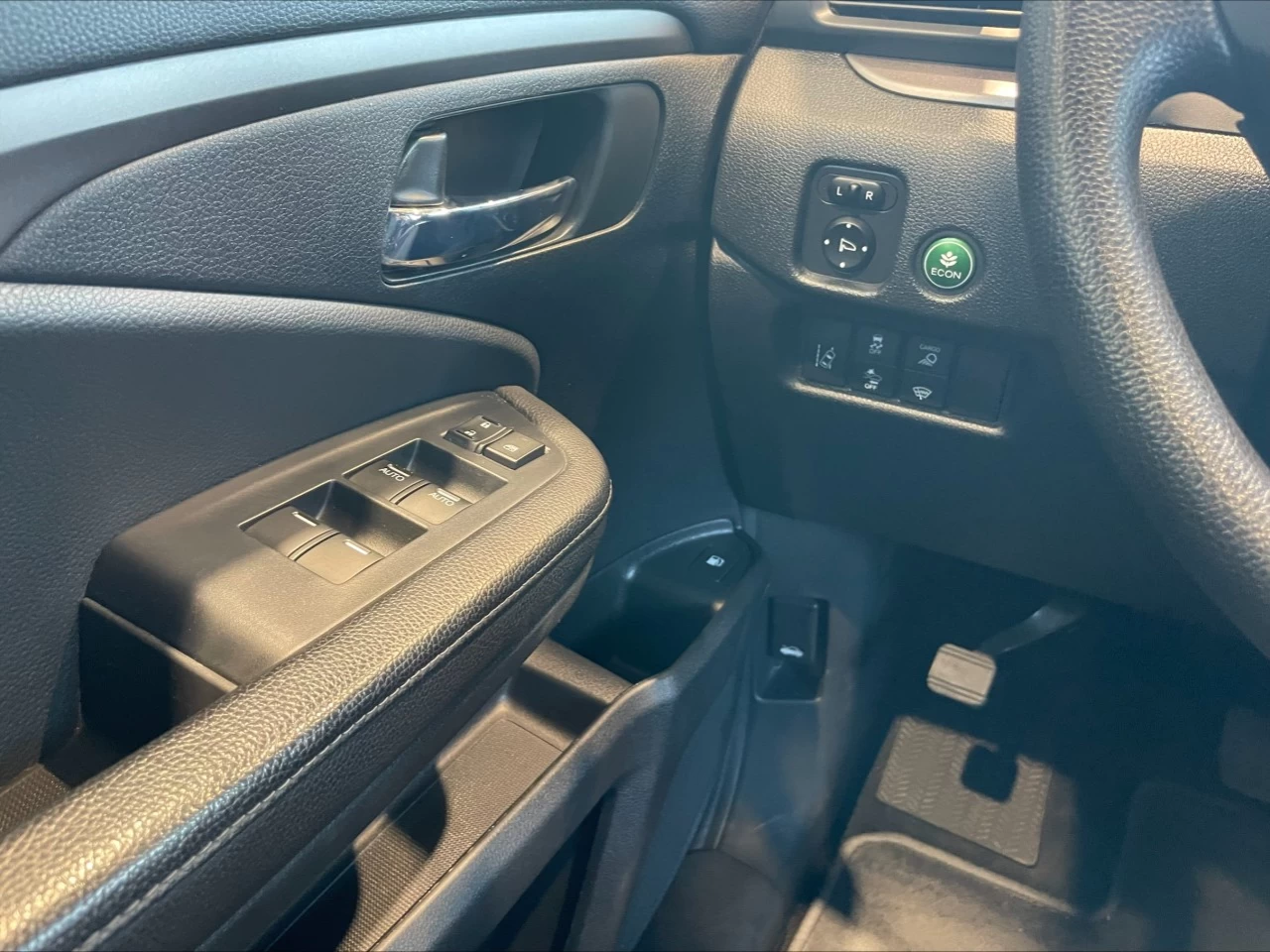 2020 Honda Ridgeline Sport https://www.acuramontrealcentre.com/resize/b990ff35b810a3abc0cc817b2ca24889-1
