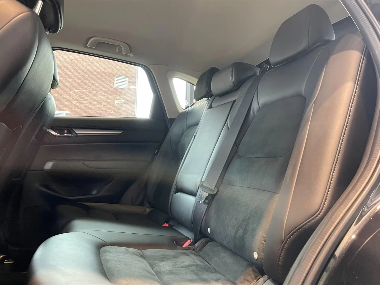 2017 Mazda CX-5 GS https://www.acuramontrealcentre.com/resize/b990ff35b810a3abc0cc817b2ca24889-1