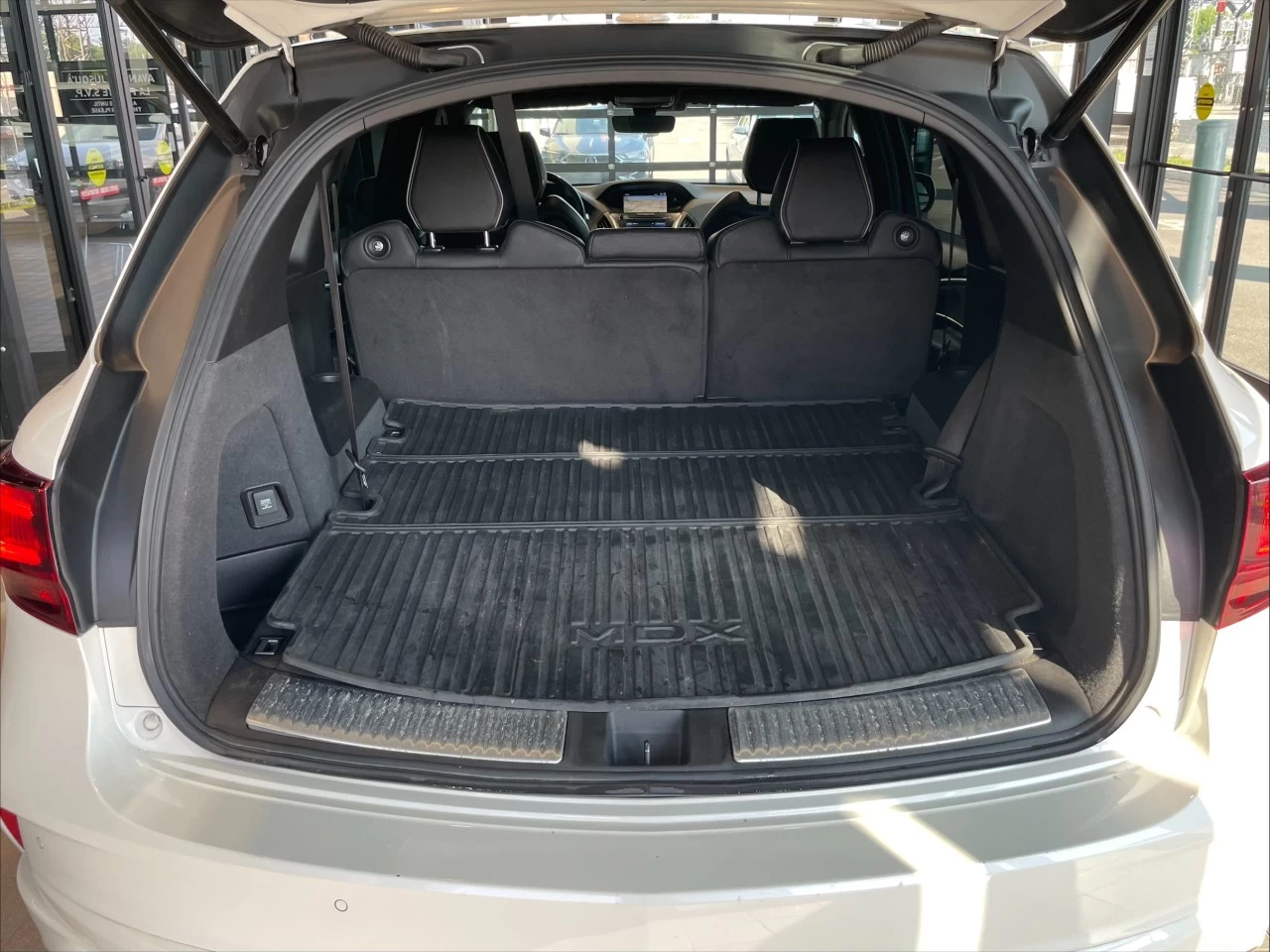 2019 Acura MDX Elite 6 Passenger/A-Spec https://www.acuramontrealcentre.com/resize/b990ff35b810a3abc0cc817b2ca24889-1