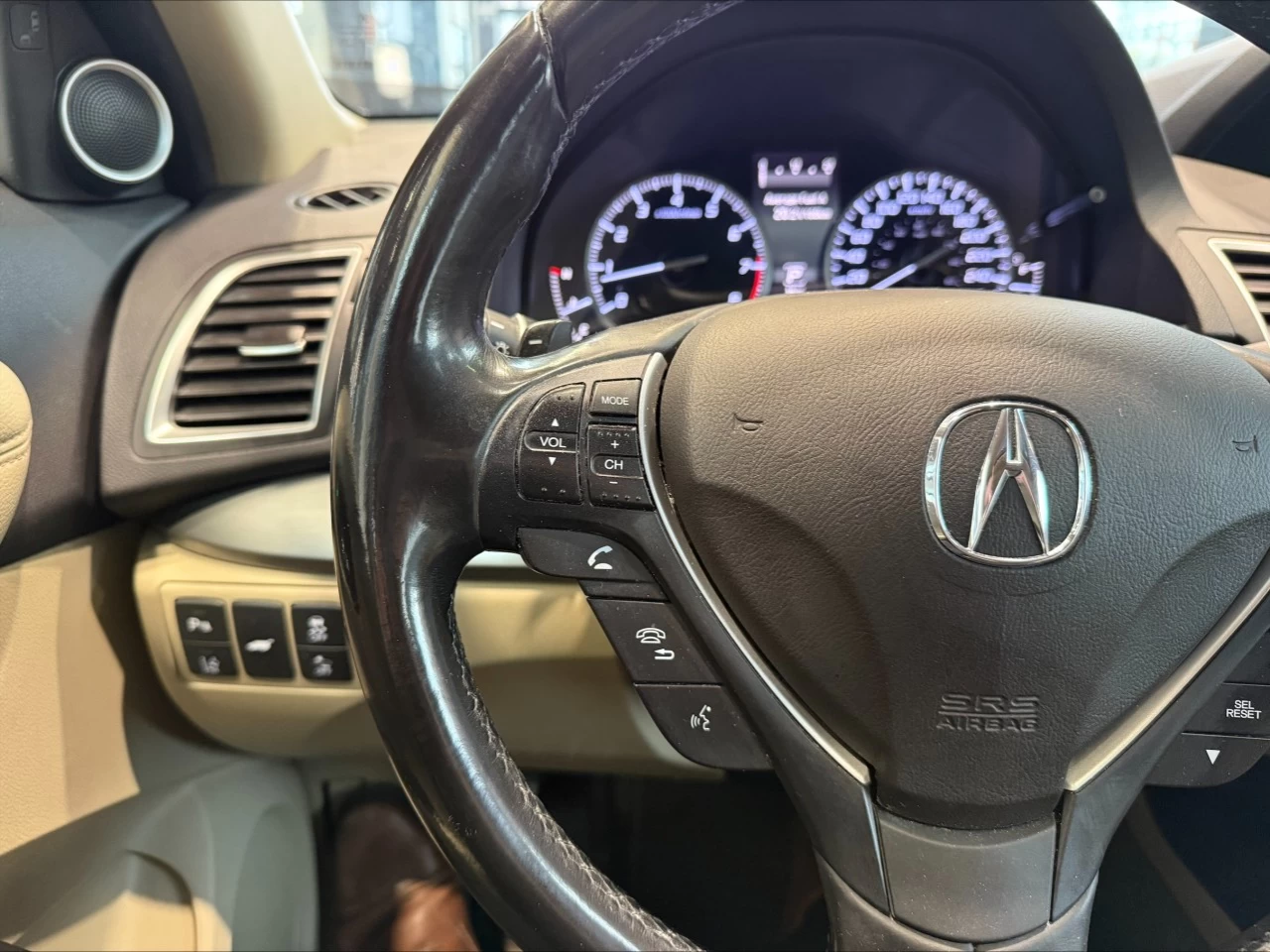 2018 Acura RDX Elite https://www.acuramontrealcentre.com/resize/b990ff35b810a3abc0cc817b2ca24889-1