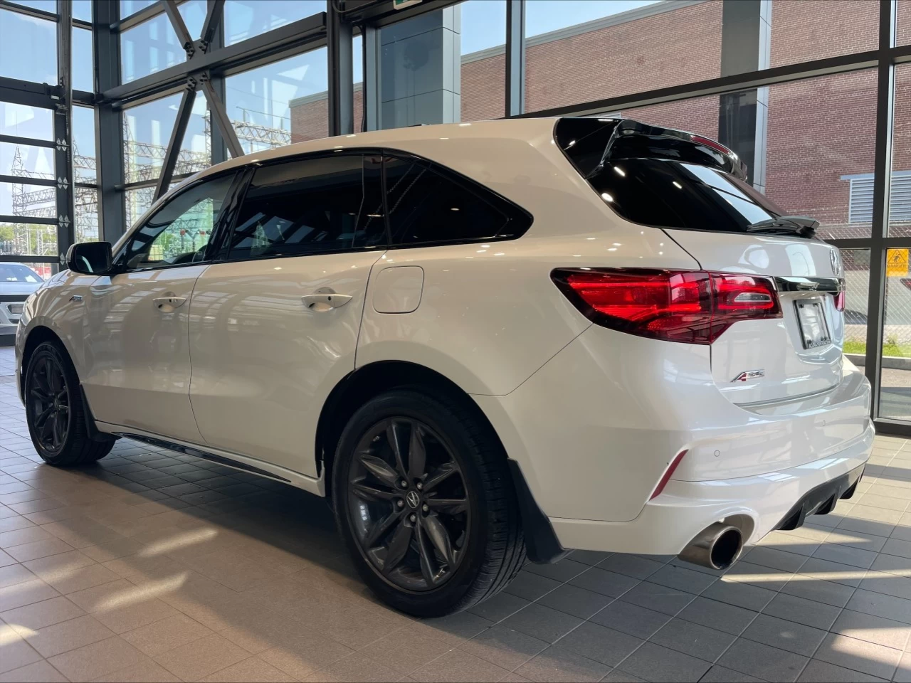 2019 Acura MDX Elite 6 Passenger/A-Spec https://www.acuramontrealcentre.com/resize/b990ff35b810a3abc0cc817b2ca24889-1