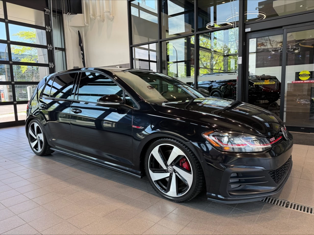 2019 Volkswagen Golf GTI Autobahn https://www.acuramontrealcentre.com/resize/b990ff35b810a3abc0cc817b2ca24889-1