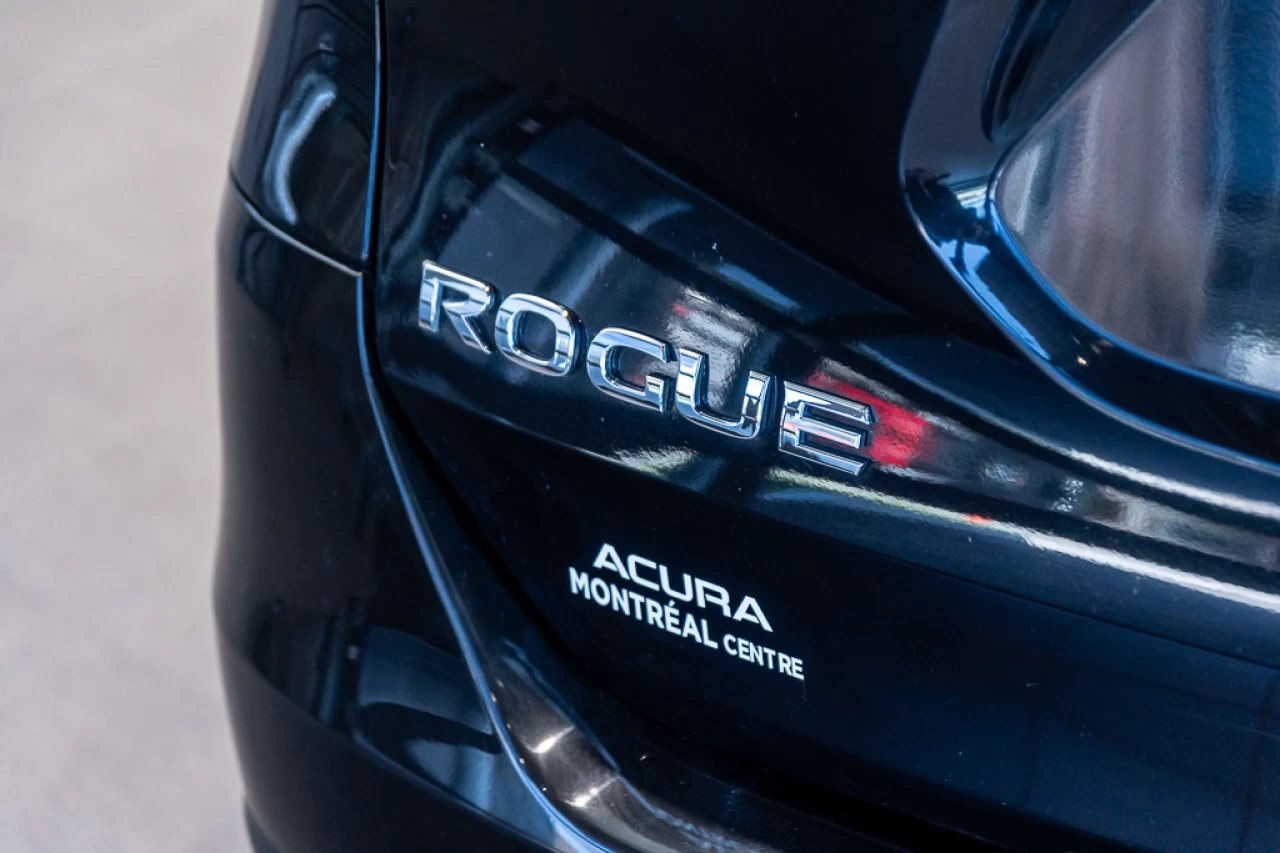 2016 Nissan Rogue
                                                    SV AWD Image principale