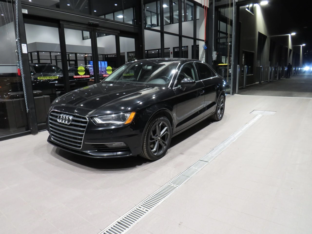2016 Audi A3 1.8T Komfort https://www.acuramontrealcentre.com/resize/b990ff35b810a3abc0cc817b2ca24889-1