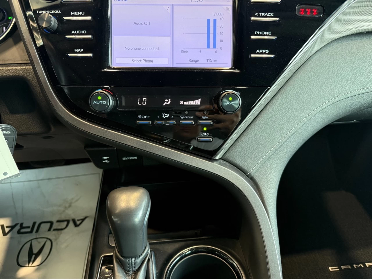 2019 Toyota Camry SE https://www.acuramontrealcentre.com/resize/b990ff35b810a3abc0cc817b2ca24889-1