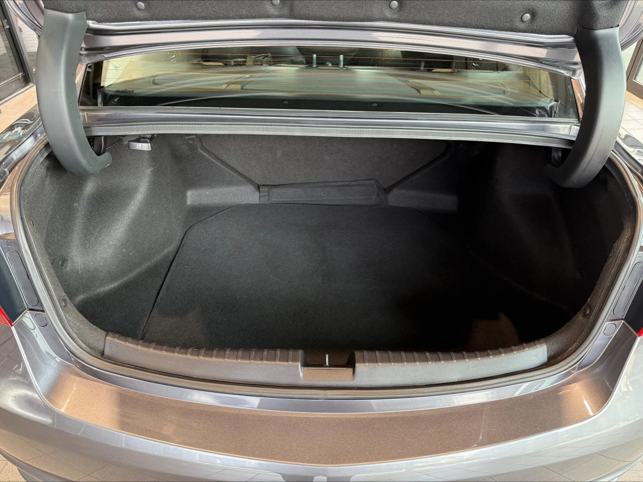 2018 Acura ILX Premium/Tech https://www.acuramontrealcentre.com/resize/b990ff35b810a3abc0cc817b2ca24889-1