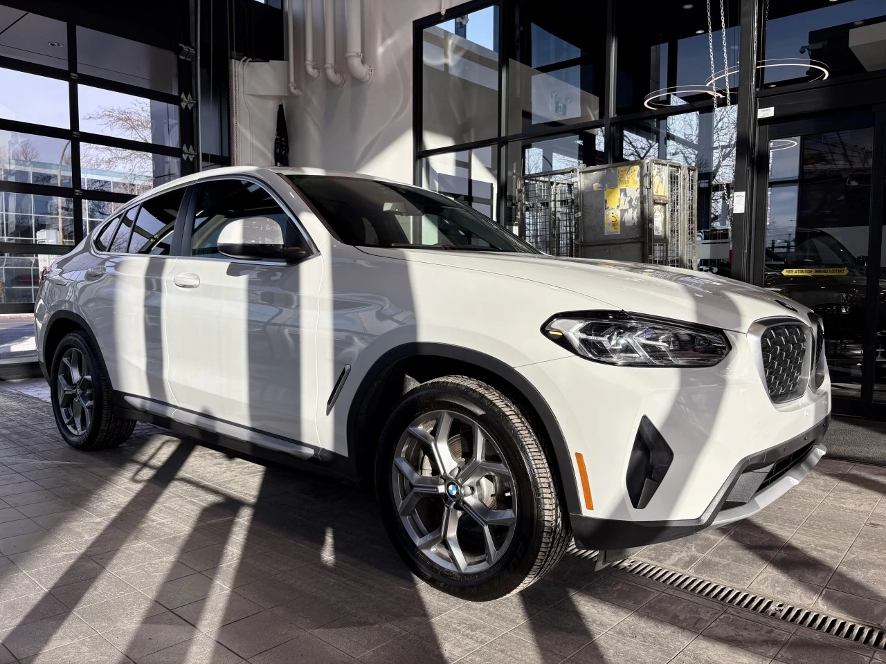 2025 BMW X4 xDrive30i https://www.acuramontrealcentre.com/resize/b990ff35b810a3abc0cc817b2ca24889-1