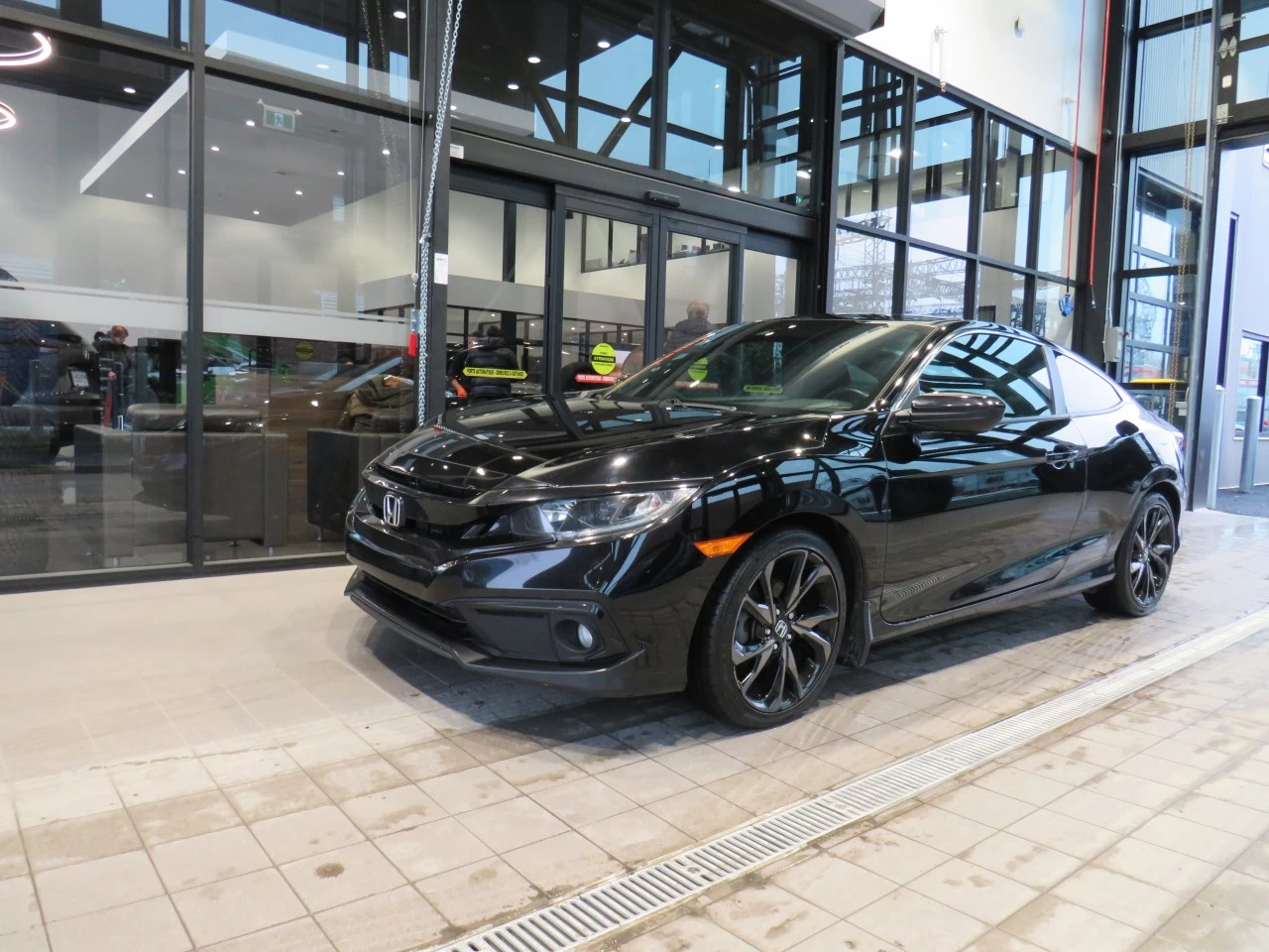 2020 Honda Civic Sport https://www.acuramontrealcentre.com/resize/b990ff35b810a3abc0cc817b2ca24889-1