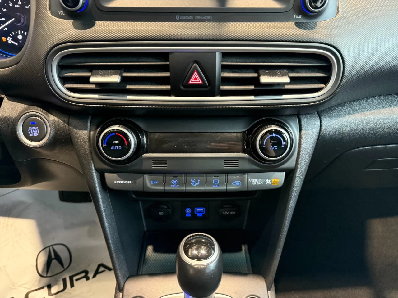 2020 Hyundai Kona Luxury https://www.acuramontrealcentre.com/resize/b990ff35b810a3abc0cc817b2ca24889-1
