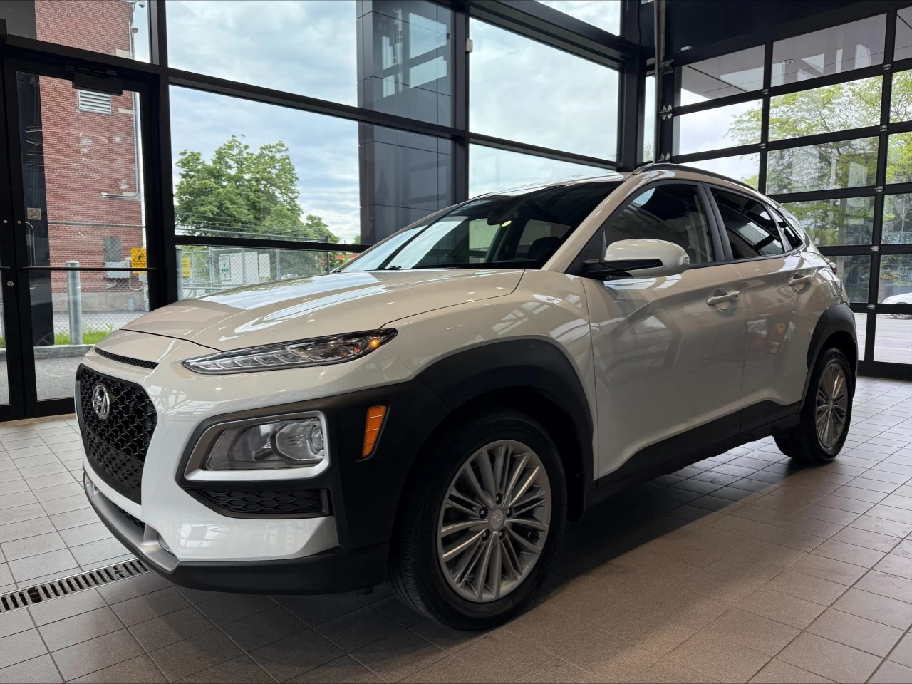2020 Hyundai Kona Preferred https://www.acuramontrealcentre.com/resize/b990ff35b810a3abc0cc817b2ca24889-1