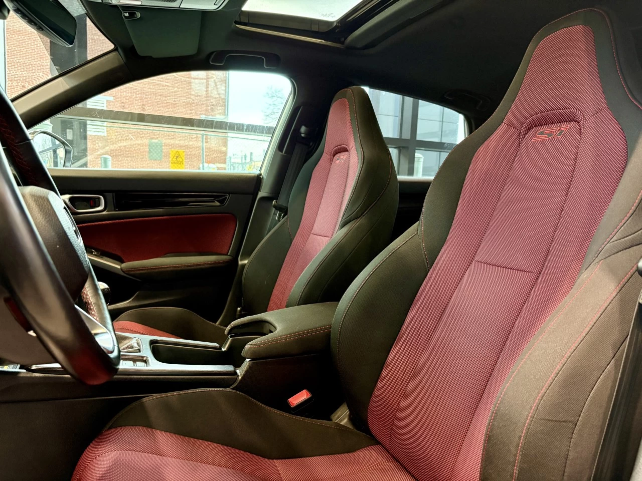 2022 Honda Civic Si berline Manual https://www.acuramontrealcentre.com/resize/b990ff35b810a3abc0cc817b2ca24889-1