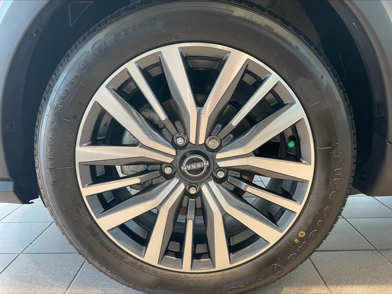 2024 Nissan Kicks SV https://www.acuramontrealcentre.com/resize/b990ff35b810a3abc0cc817b2ca24889-1