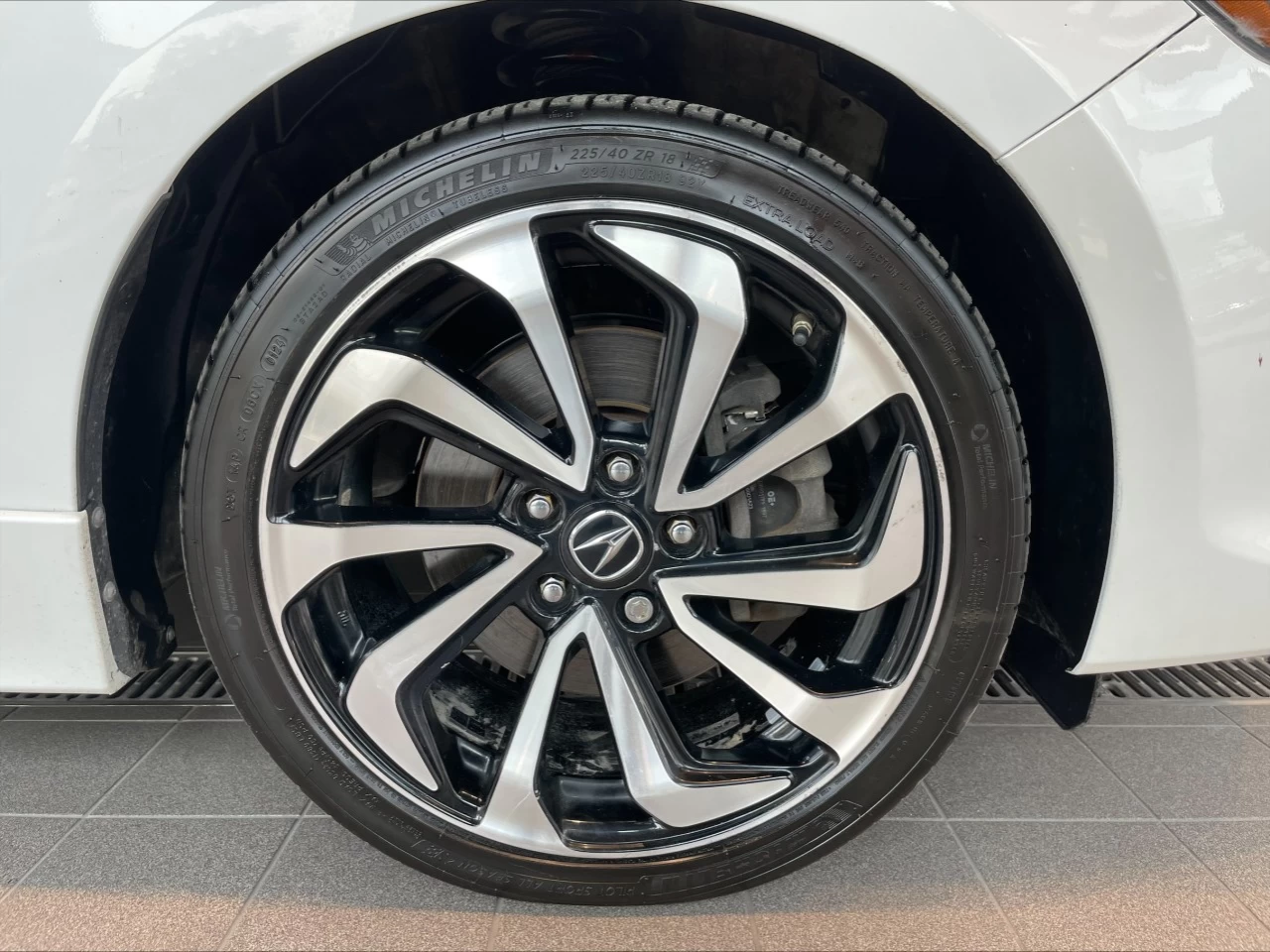 2018 Acura ILX A-Spec https://www.acuramontrealcentre.com/resize/b990ff35b810a3abc0cc817b2ca24889-1