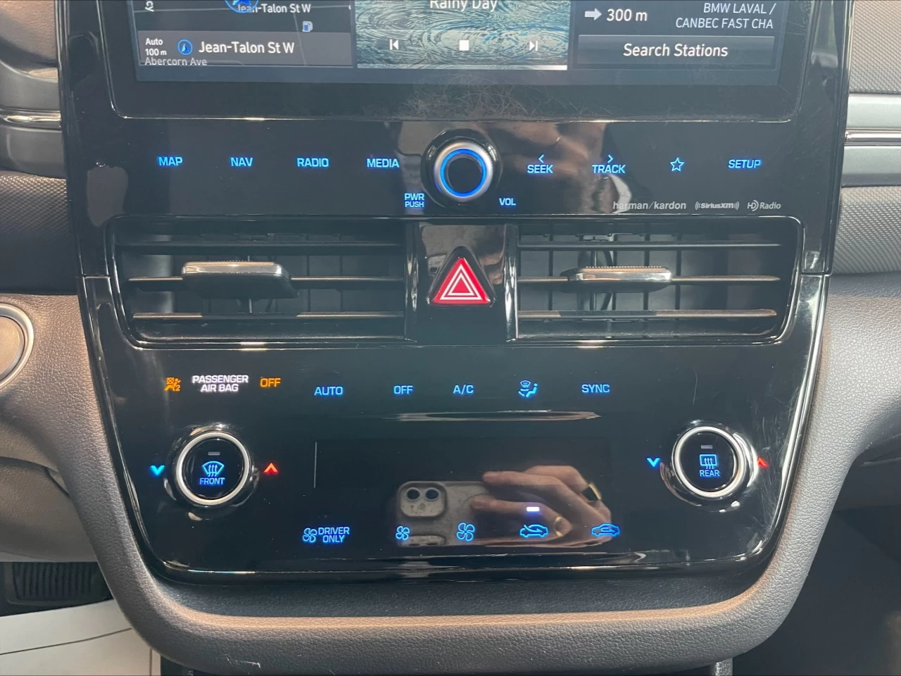 2020 Hyundai Ioniq Preferred https://www.acuramontrealcentre.com/resize/b990ff35b810a3abc0cc817b2ca24889-1
