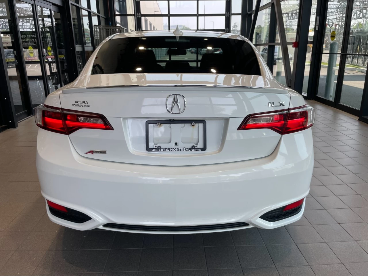 2018 Acura ILX A-Spec https://www.acuramontrealcentre.com/resize/b990ff35b810a3abc0cc817b2ca24889-1