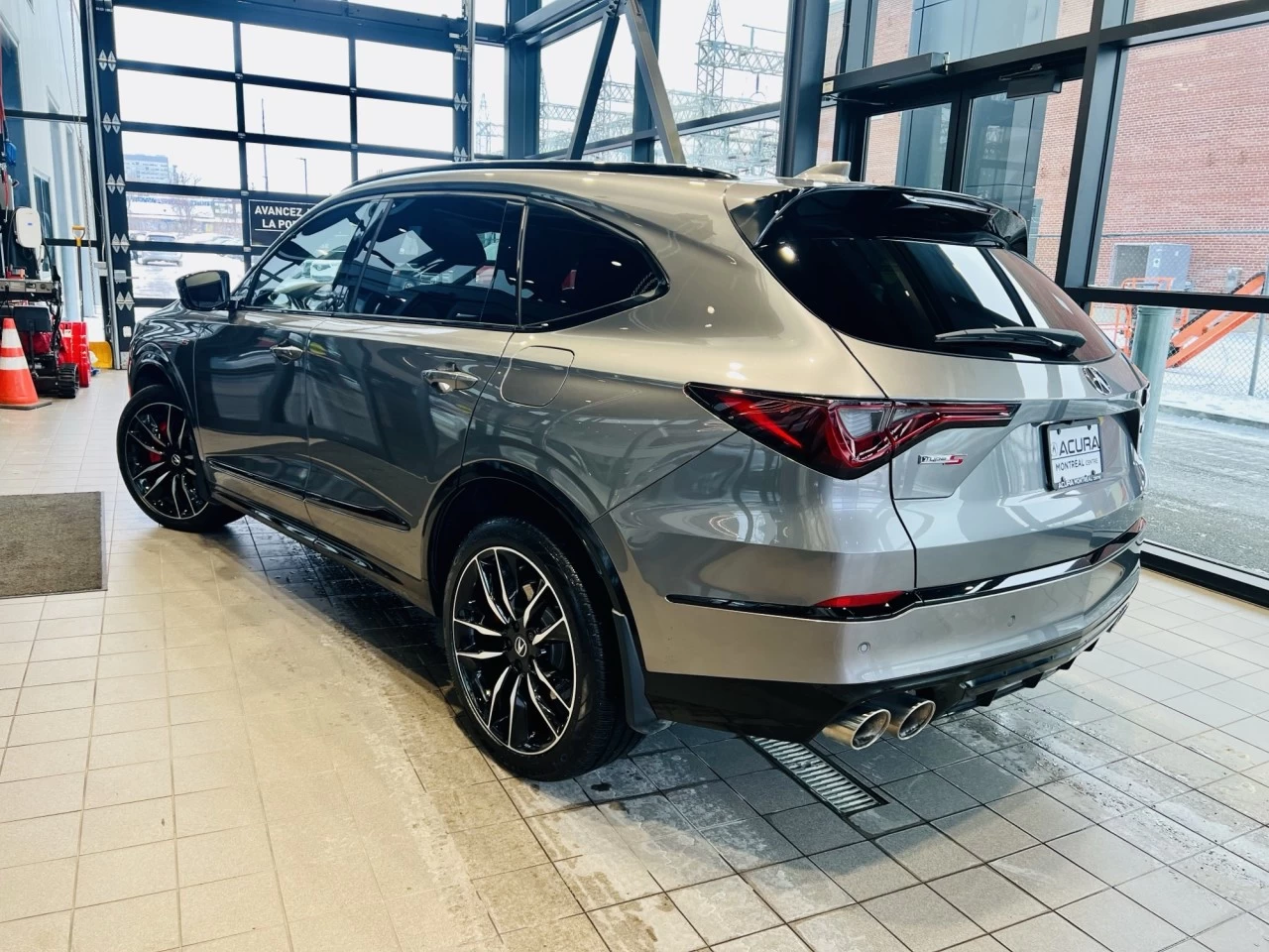 2024 Acura MDX Type S Ultra https://www.acuramontrealcentre.com/resize/b990ff35b810a3abc0cc817b2ca24889-1