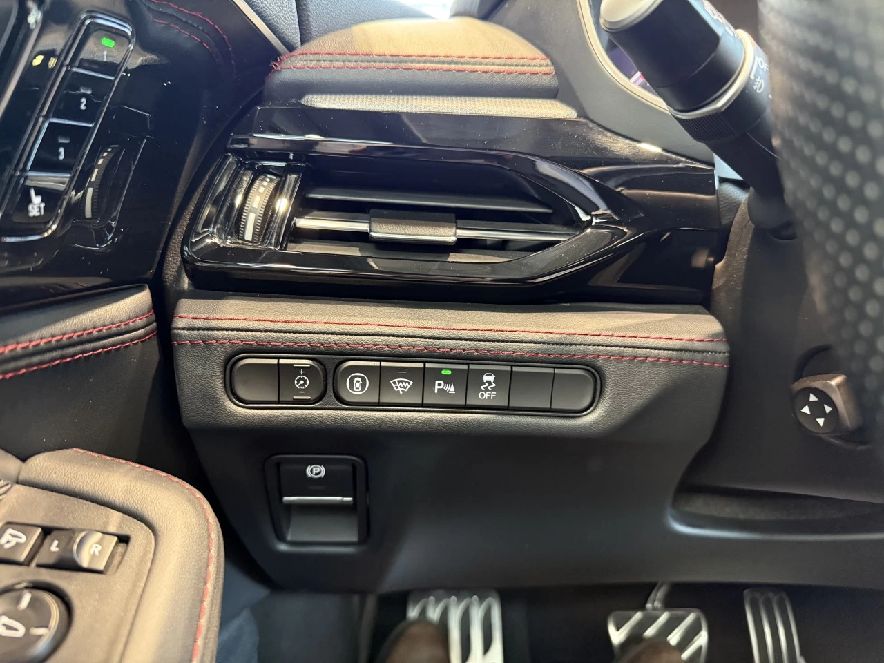 2022 Acura MDX A-Spec https://www.acuramontrealcentre.com/resize/b990ff35b810a3abc0cc817b2ca24889-1