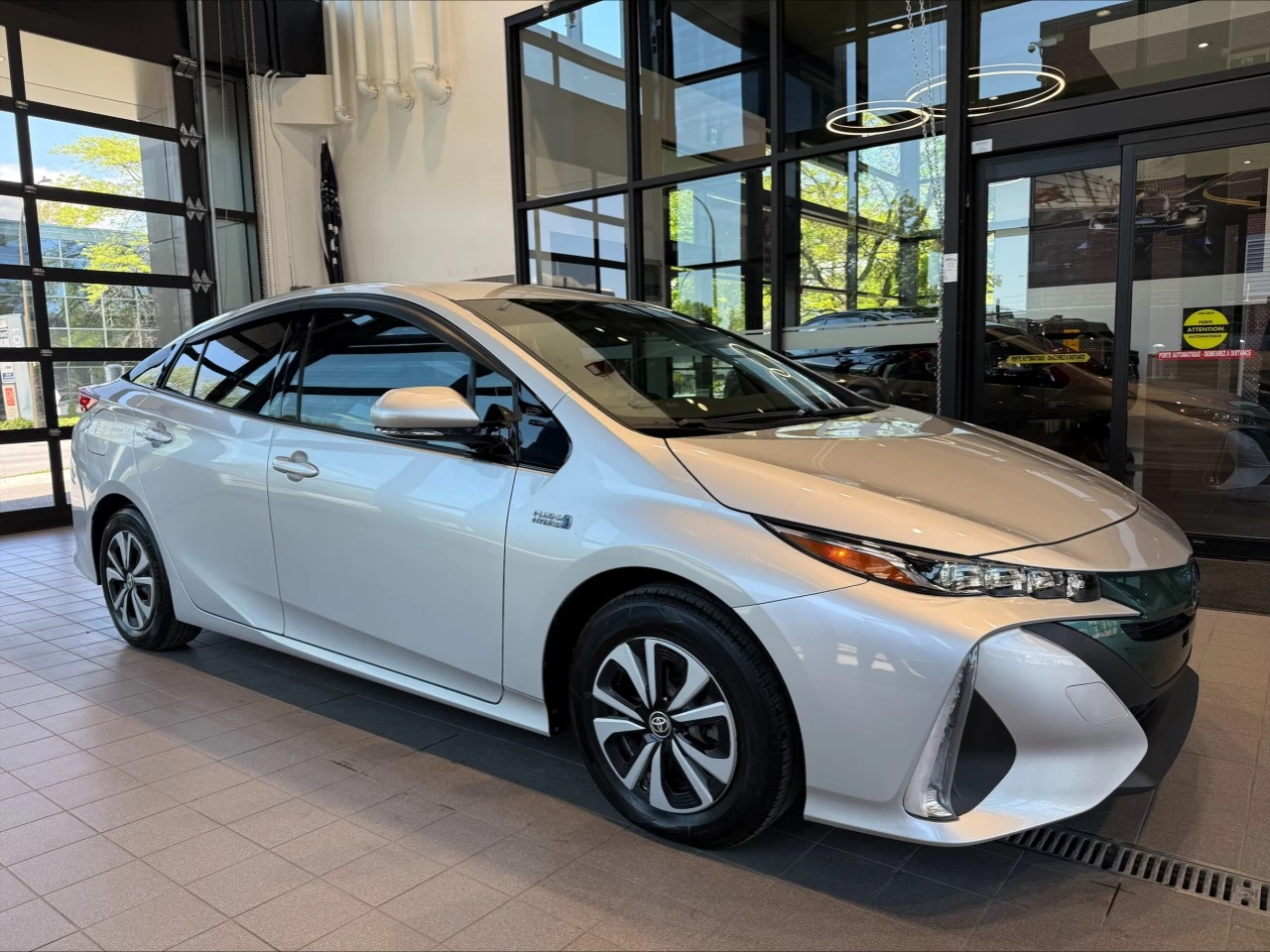 2019 Toyota Prius Prime Auto https://www.acuramontrealcentre.com/resize/b990ff35b810a3abc0cc817b2ca24889-1