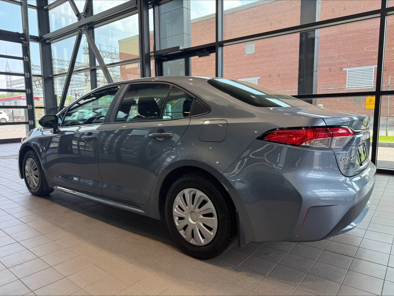 2022 Toyota Corolla LE https://www.acuramontrealcentre.com/resize/b990ff35b810a3abc0cc817b2ca24889-1