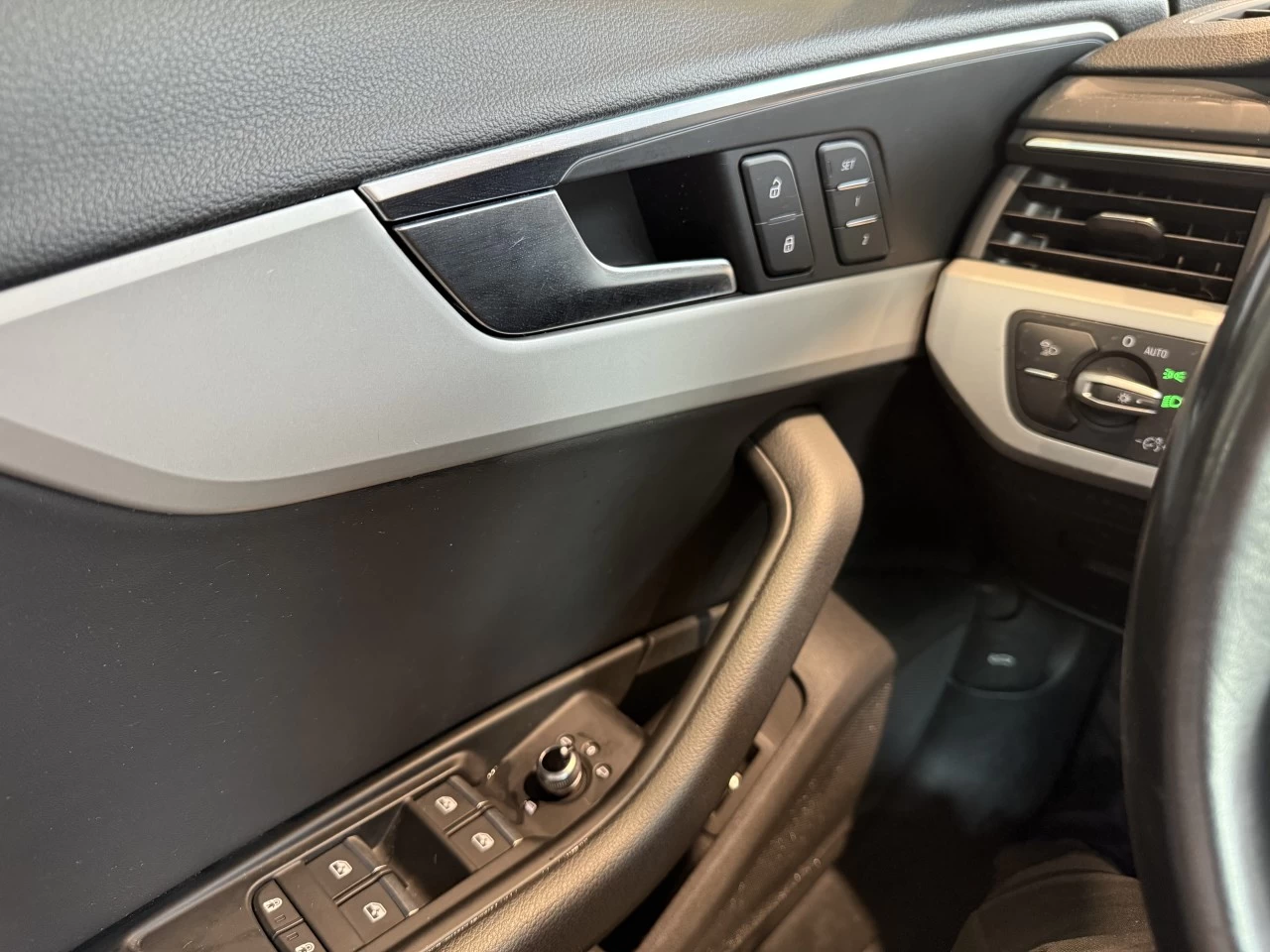2021 Audi A4 Quattro Komfort 45 TFSI https://www.acuramontrealcentre.com/resize/b990ff35b810a3abc0cc817b2ca24889-1