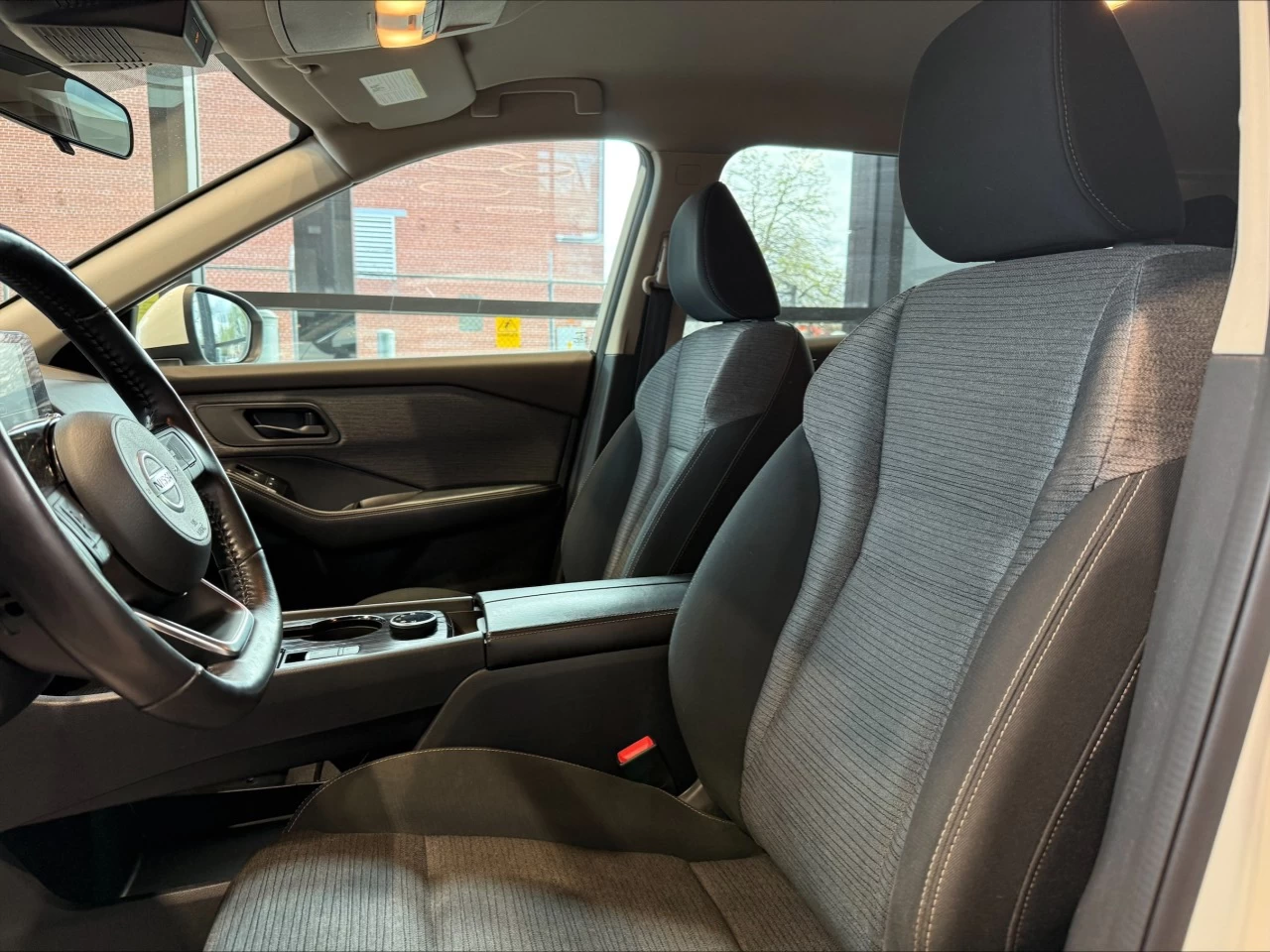 2021 Nissan Rogue S https://www.acuramontrealcentre.com/resize/b990ff35b810a3abc0cc817b2ca24889-1