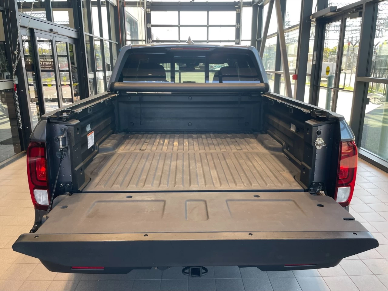 2020 Honda Ridgeline Sport https://www.acuramontrealcentre.com/resize/b990ff35b810a3abc0cc817b2ca24889-1