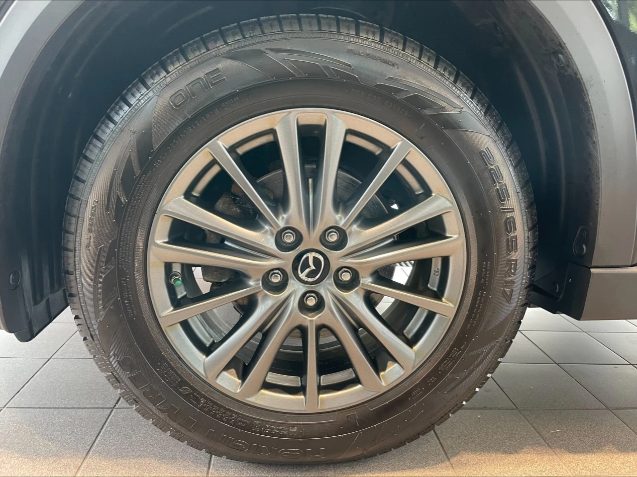 2017 Mazda CX-5 GS https://www.acuramontrealcentre.com/resize/b990ff35b810a3abc0cc817b2ca24889-1