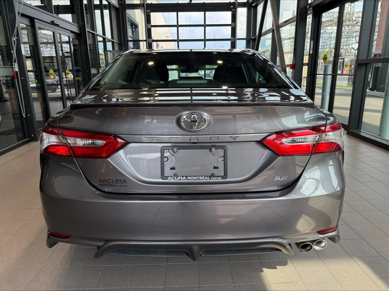 2019 Toyota Camry SE https://www.acuramontrealcentre.com/resize/b990ff35b810a3abc0cc817b2ca24889-1