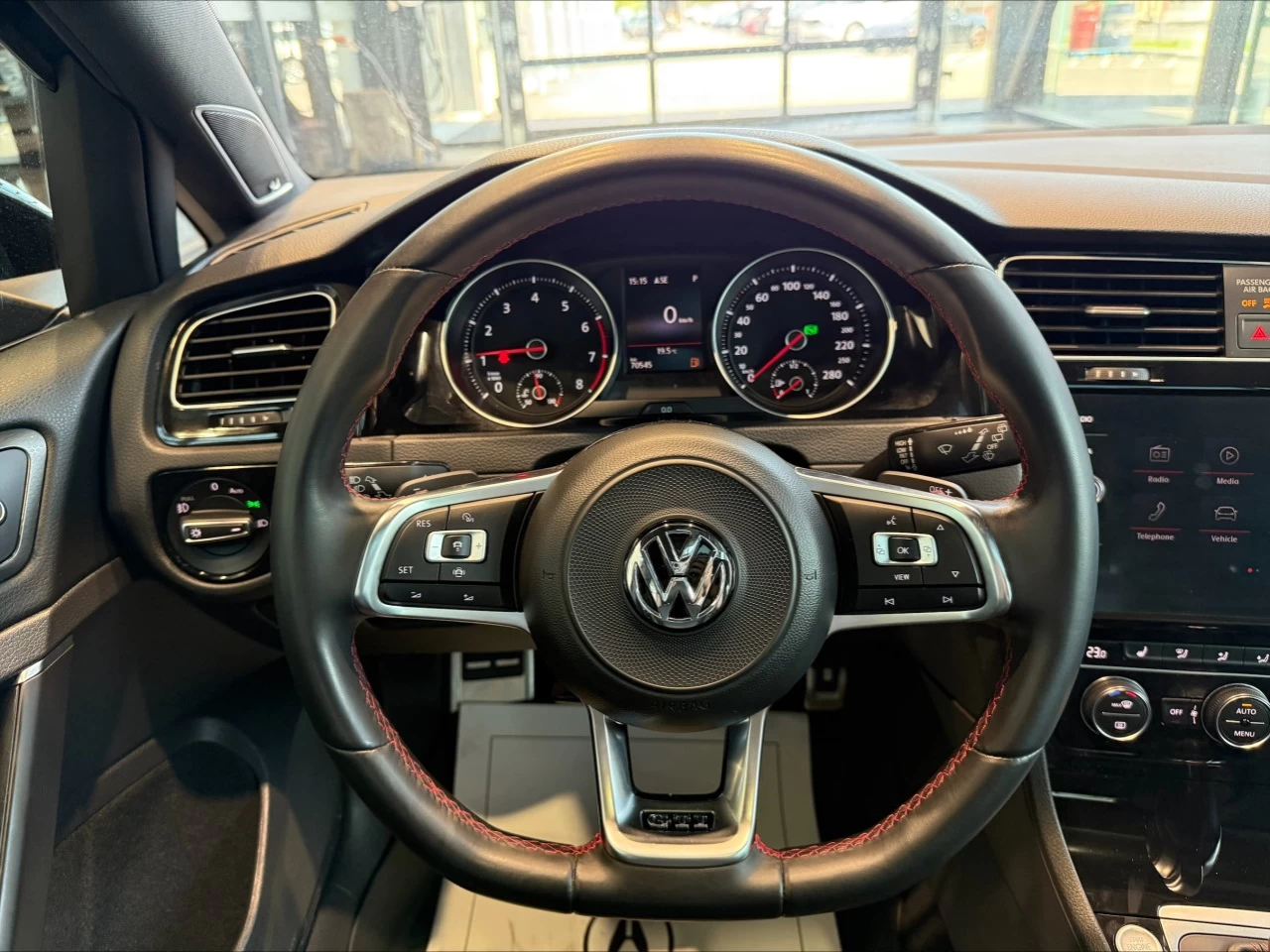 2019 Volkswagen Golf GTI Autobahn https://www.acuramontrealcentre.com/resize/b990ff35b810a3abc0cc817b2ca24889-1