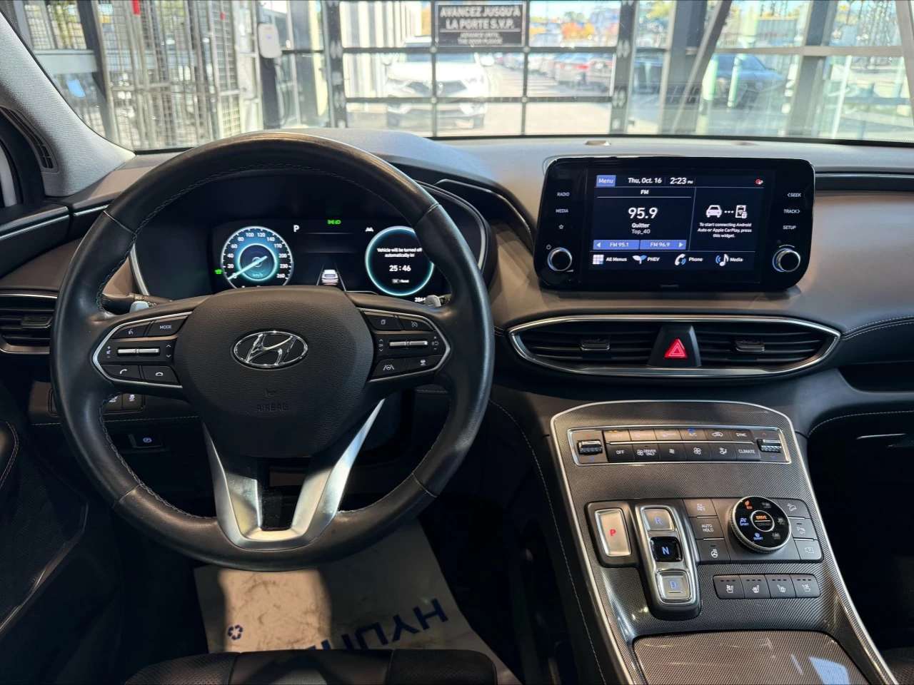 2022 Hyundai Santa Fe Luxury PHEV https://www.acuramontrealcentre.com/resize/b990ff35b810a3abc0cc817b2ca24889-1