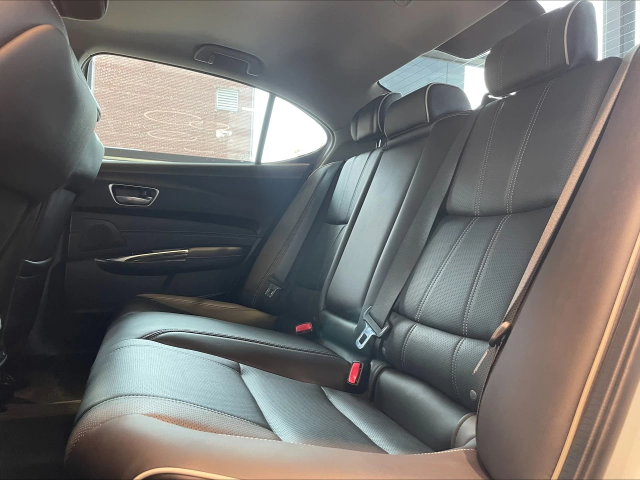 2018 Acura TLX Elite https://www.acuramontrealcentre.com/resize/b990ff35b810a3abc0cc817b2ca24889-1