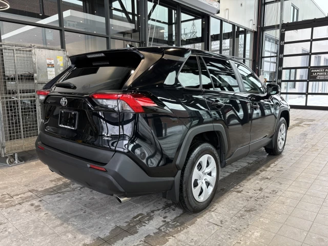 Toyota RAV4 LE 2024