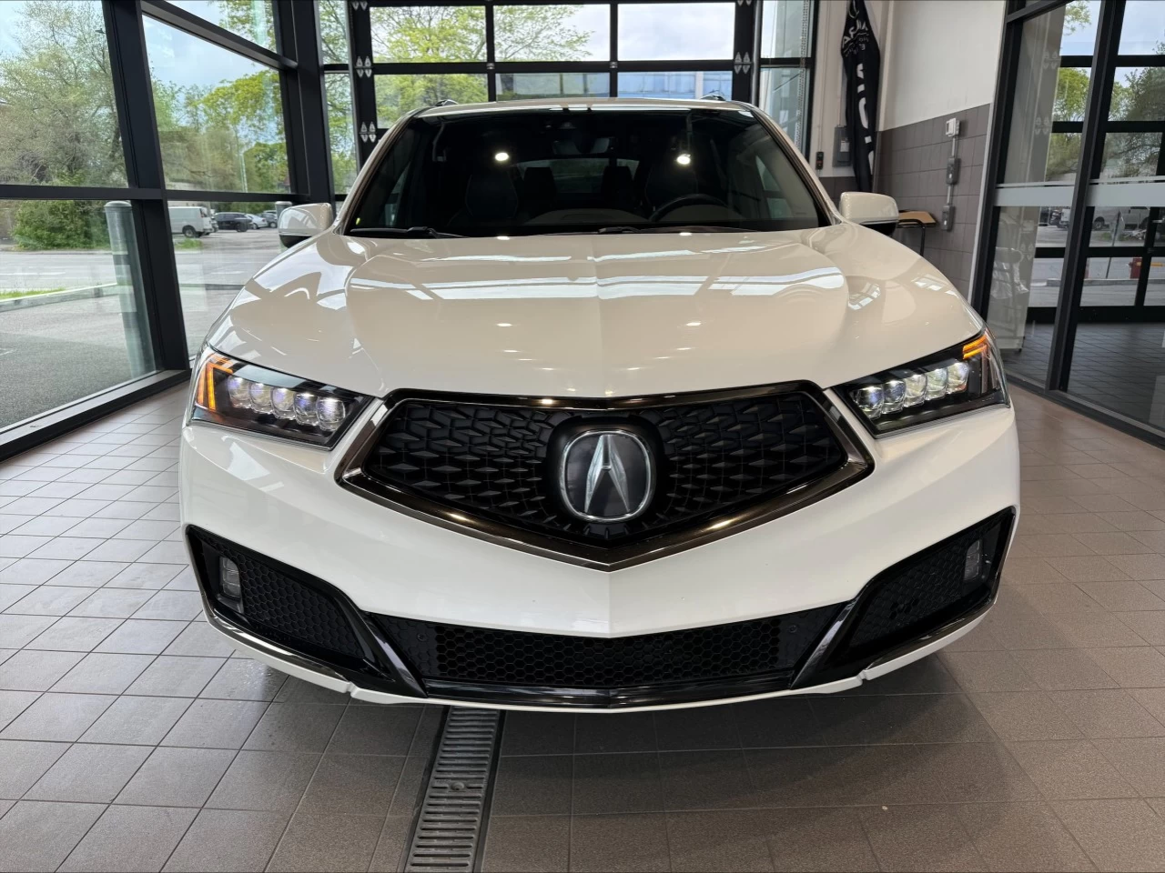 2019 Acura MDX Elite A-Spec https://www.acuramontrealcentre.com/resize/b990ff35b810a3abc0cc817b2ca24889-1
