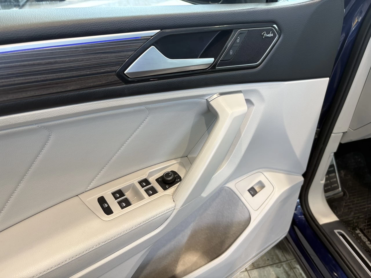 2022 Volkswagen Tiguan Highline R-Line Main Image