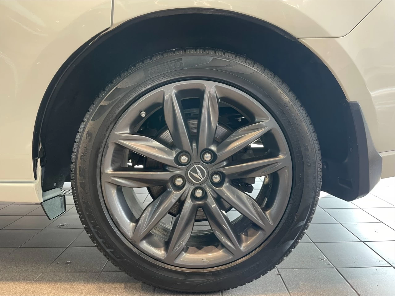 2019 Acura MDX Elite 6 Passenger/A-Spec https://www.acuramontrealcentre.com/resize/b990ff35b810a3abc0cc817b2ca24889-1