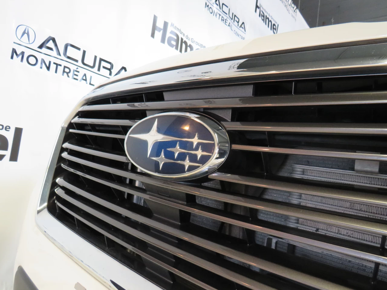 2019 Subaru Ascent Touring https://www.acuramontrealcentre.com/resize/b990ff35b810a3abc0cc817b2ca24889-1