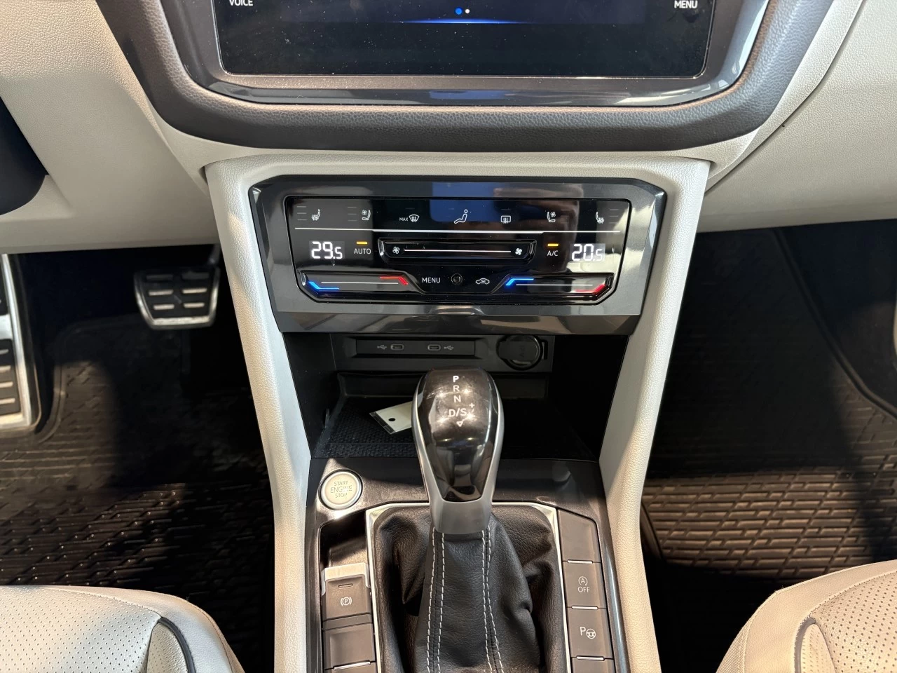 2022 Volkswagen Tiguan Highline R-Line Main Image