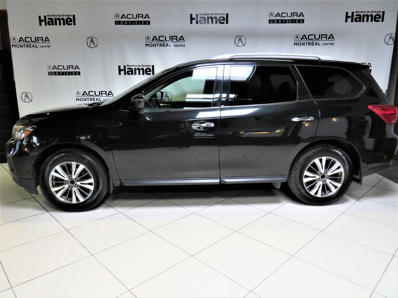 2020 Nissan Pathfinder SV Tech Image principale