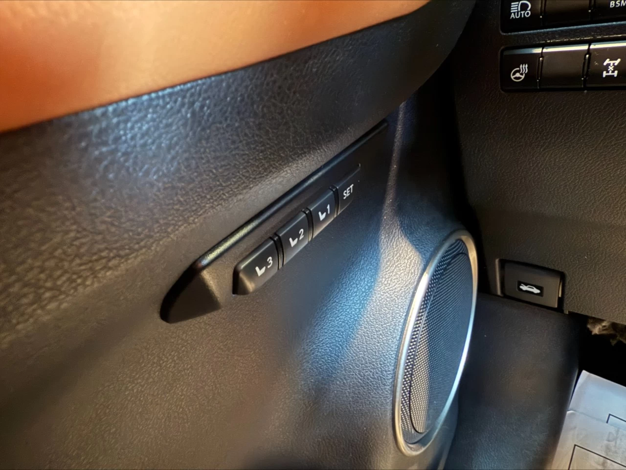 2018 Lexus NX300 NX 300 https://www.acuramontrealcentre.com/resize/b990ff35b810a3abc0cc817b2ca24889-1