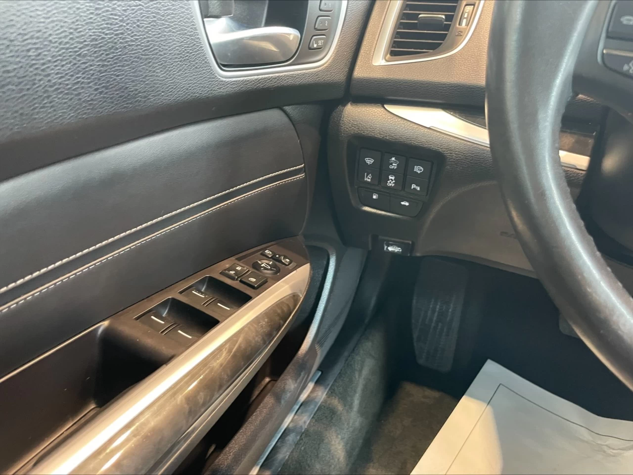 2018 Acura TLX Elite https://www.acuramontrealcentre.com/resize/b990ff35b810a3abc0cc817b2ca24889-1