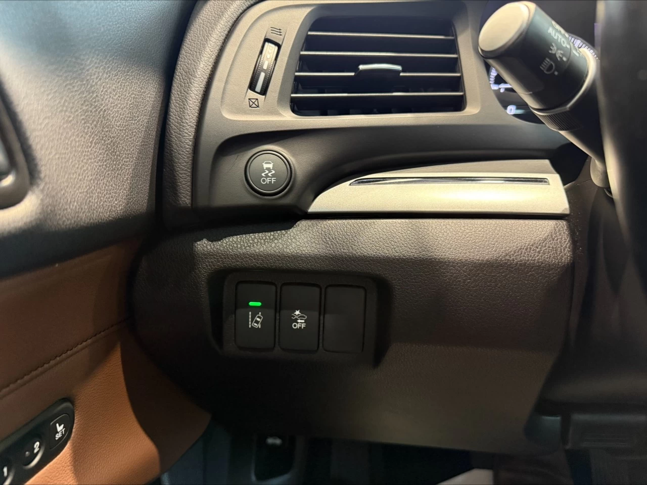 2020 Acura ILX Premium https://www.acuramontrealcentre.com/resize/b990ff35b810a3abc0cc817b2ca24889-1
