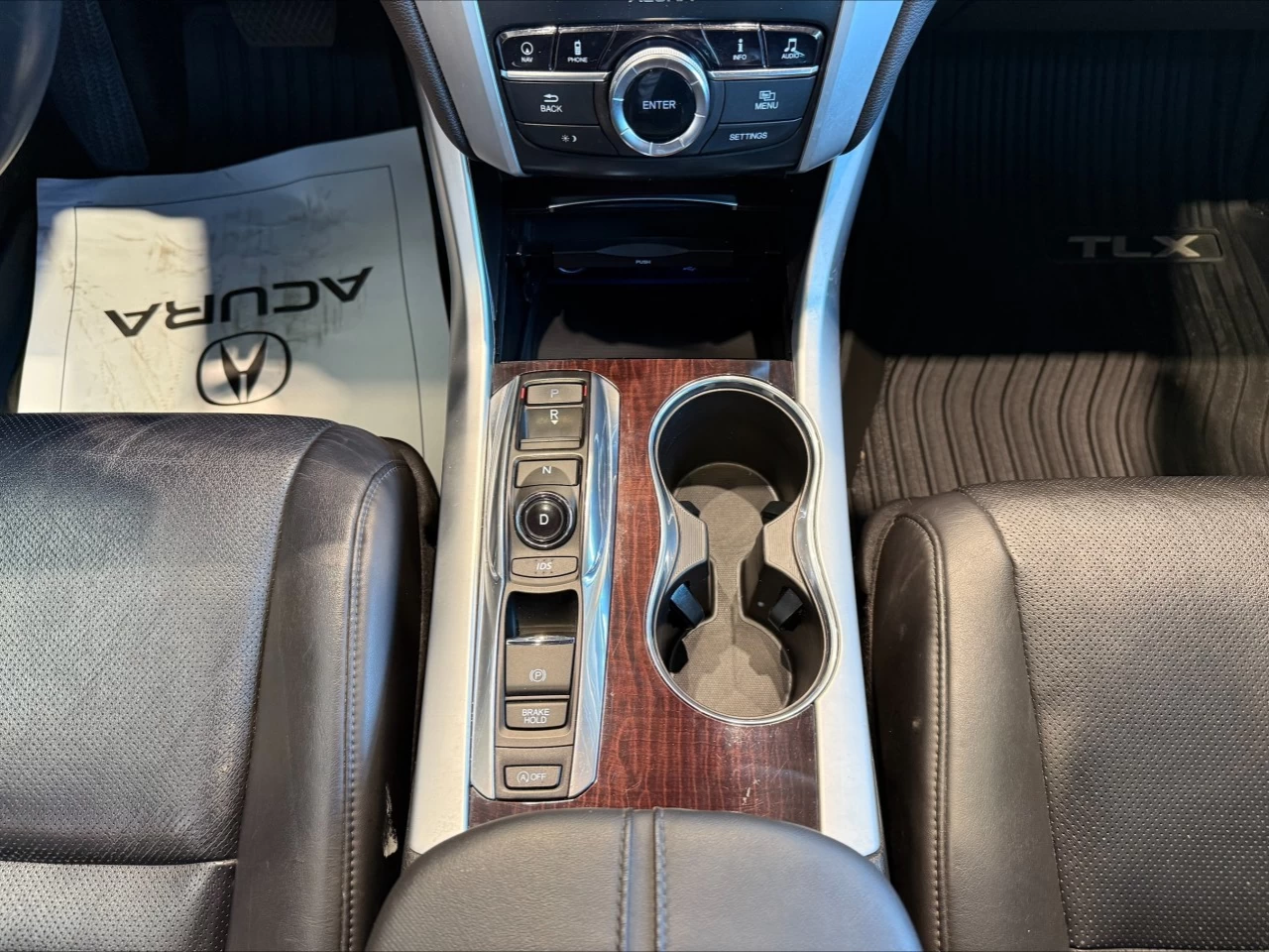 2017 Acura TLX V6 Tech https://www.acuramontrealcentre.com/resize/b990ff35b810a3abc0cc817b2ca24889-1